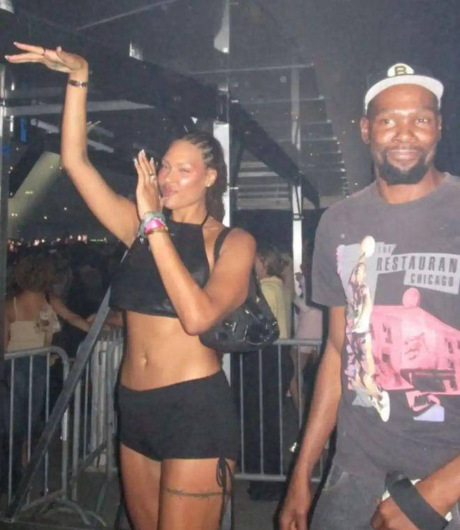 让我们一起, 次入选WN, 尽管坎贝奇 让我们一起, 次入选WN, 尽管坎贝奇