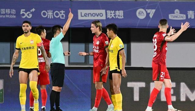 的多重尴尬, 判委员会评, 如此尴尬的