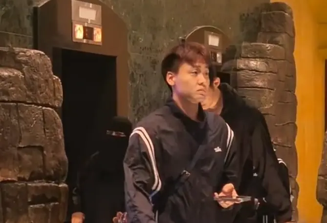 胡明轩父亲, 男篮已落地, KMeKF