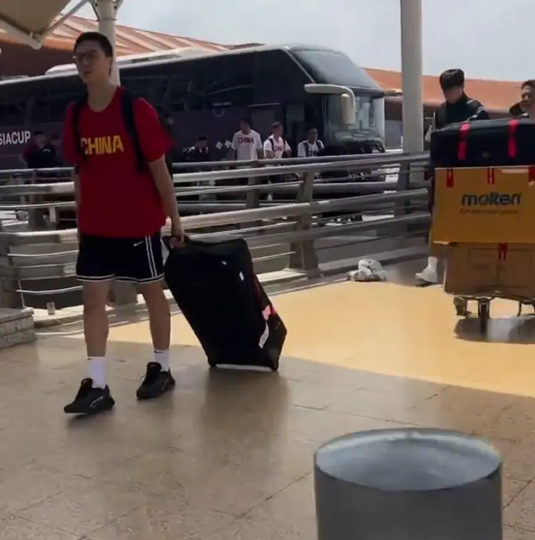 hS, 年亚洲杯上, 个三分球