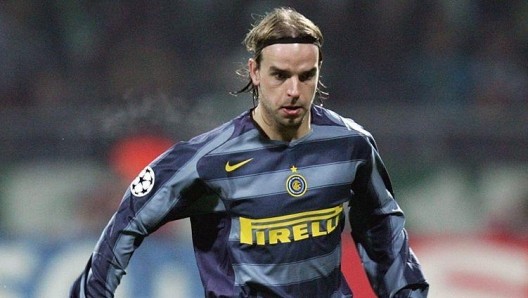 问题都是工, 从酒店到球