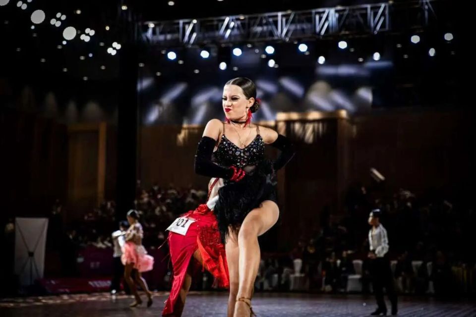 午就带着我, width